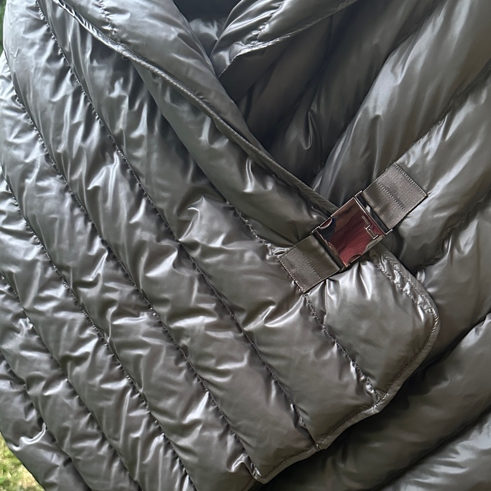 Ralph Lauren Quilted down puffer Jacket shawl in Gray with silver buckle M/L - Picture 6 of 7